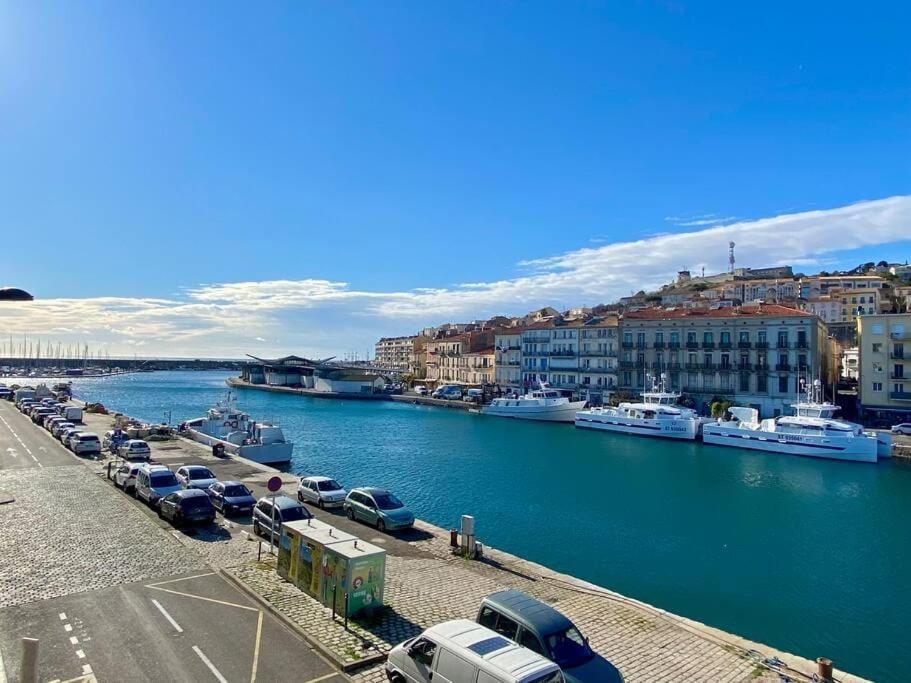 "Georgio" Grand Appartement Traversant Avec Vue Canal Et Parking Σετ Εξωτερικό φωτογραφία