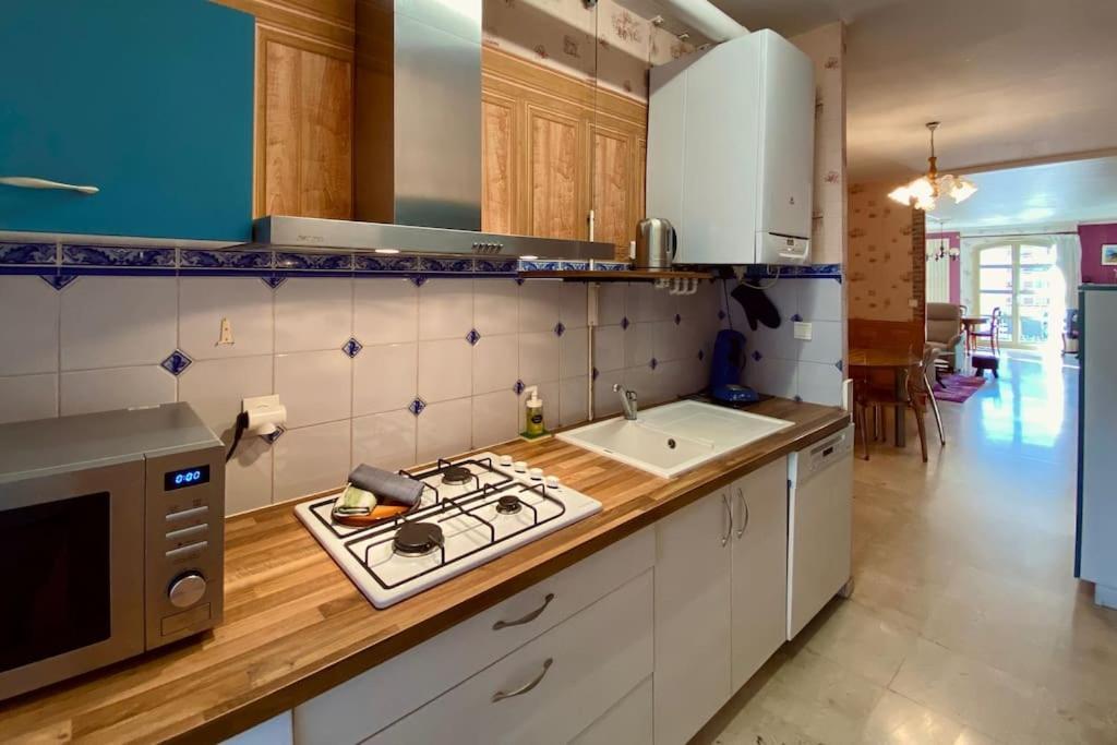 "Georgio" Grand Appartement Traversant Avec Vue Canal Et Parking Σετ Εξωτερικό φωτογραφία